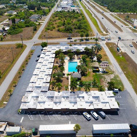 Warm Mineral Springs Motel 노스 포트 외부 사진
