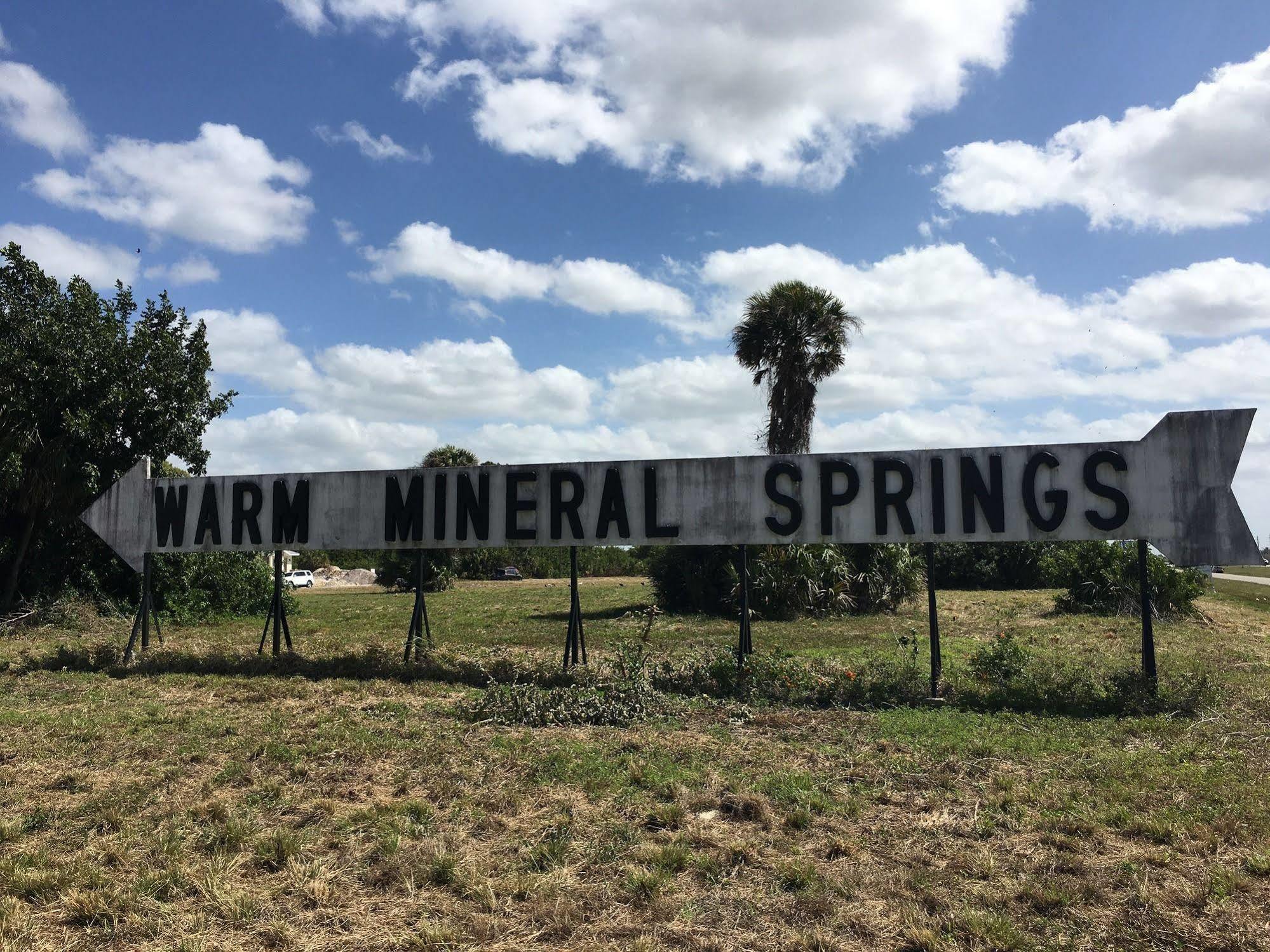 Warm Mineral Springs Motel 노스 포트 외부 사진