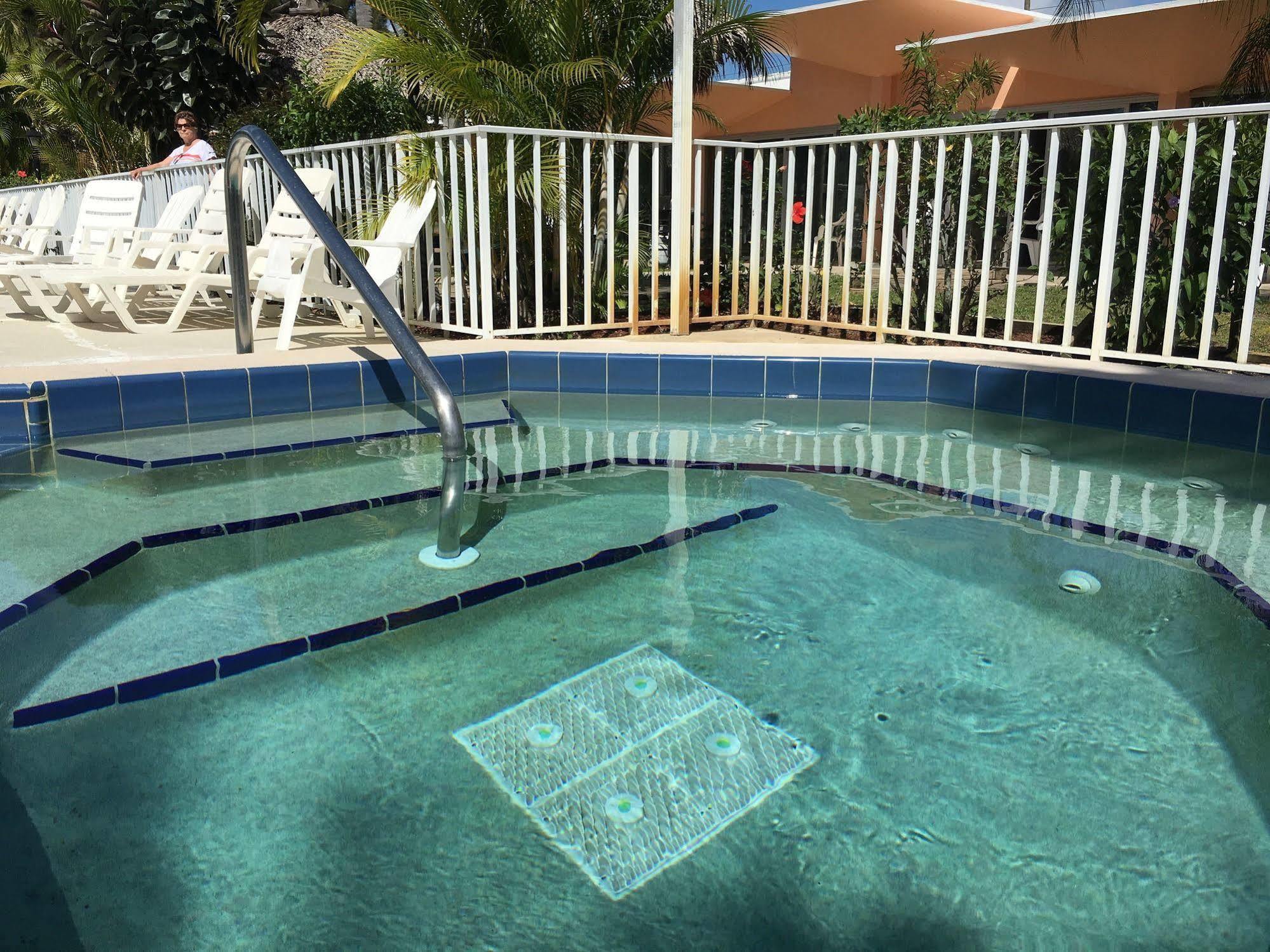 Warm Mineral Springs Motel 노스 포트 외부 사진