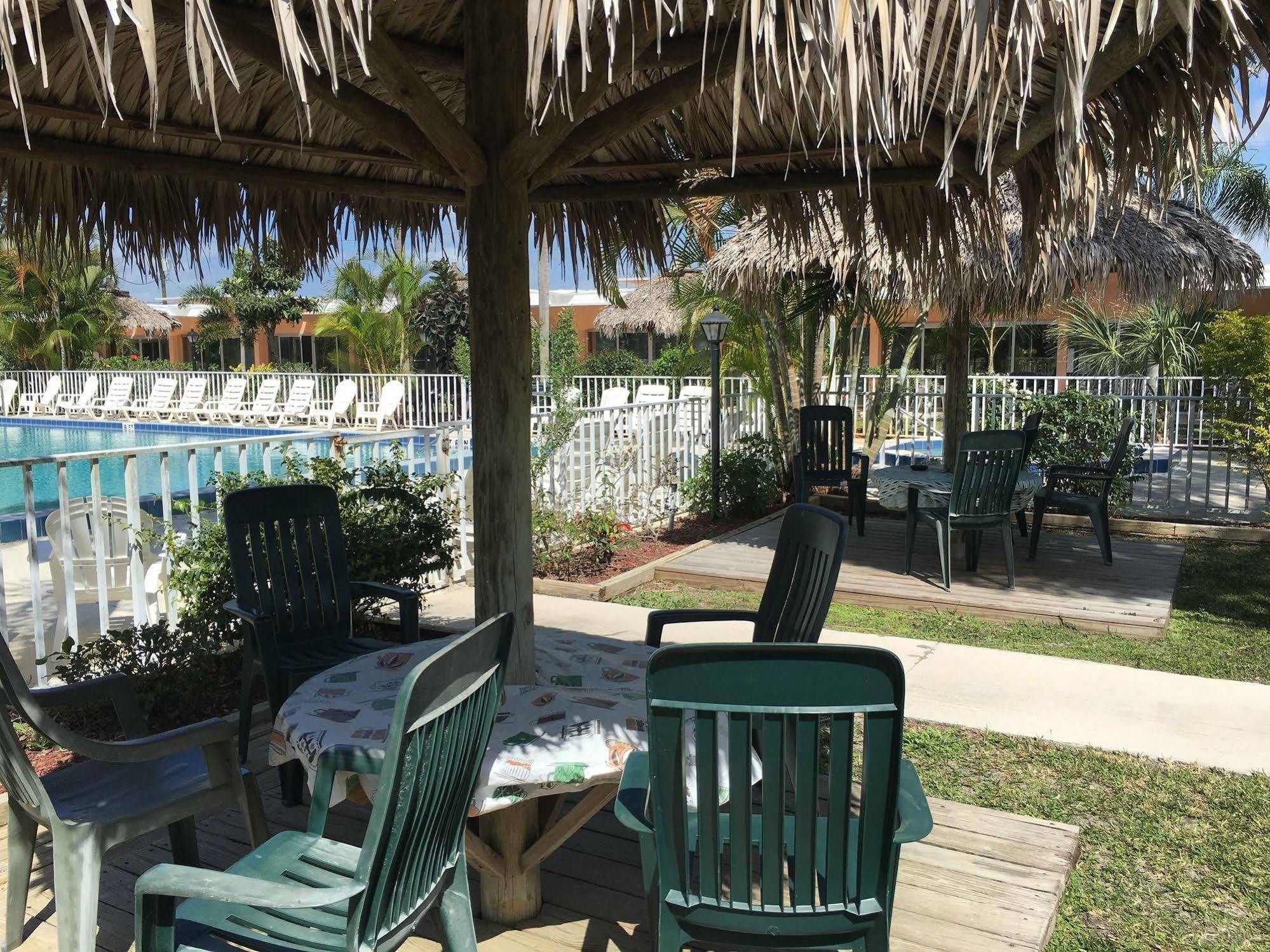 Warm Mineral Springs Motel 노스 포트 외부 사진