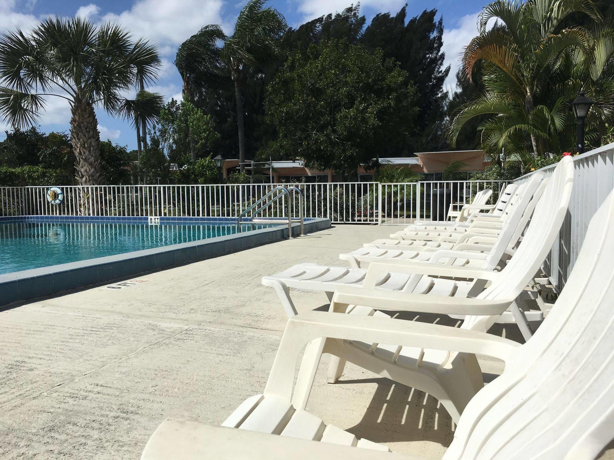 Warm Mineral Springs Motel 노스 포트 외부 사진
