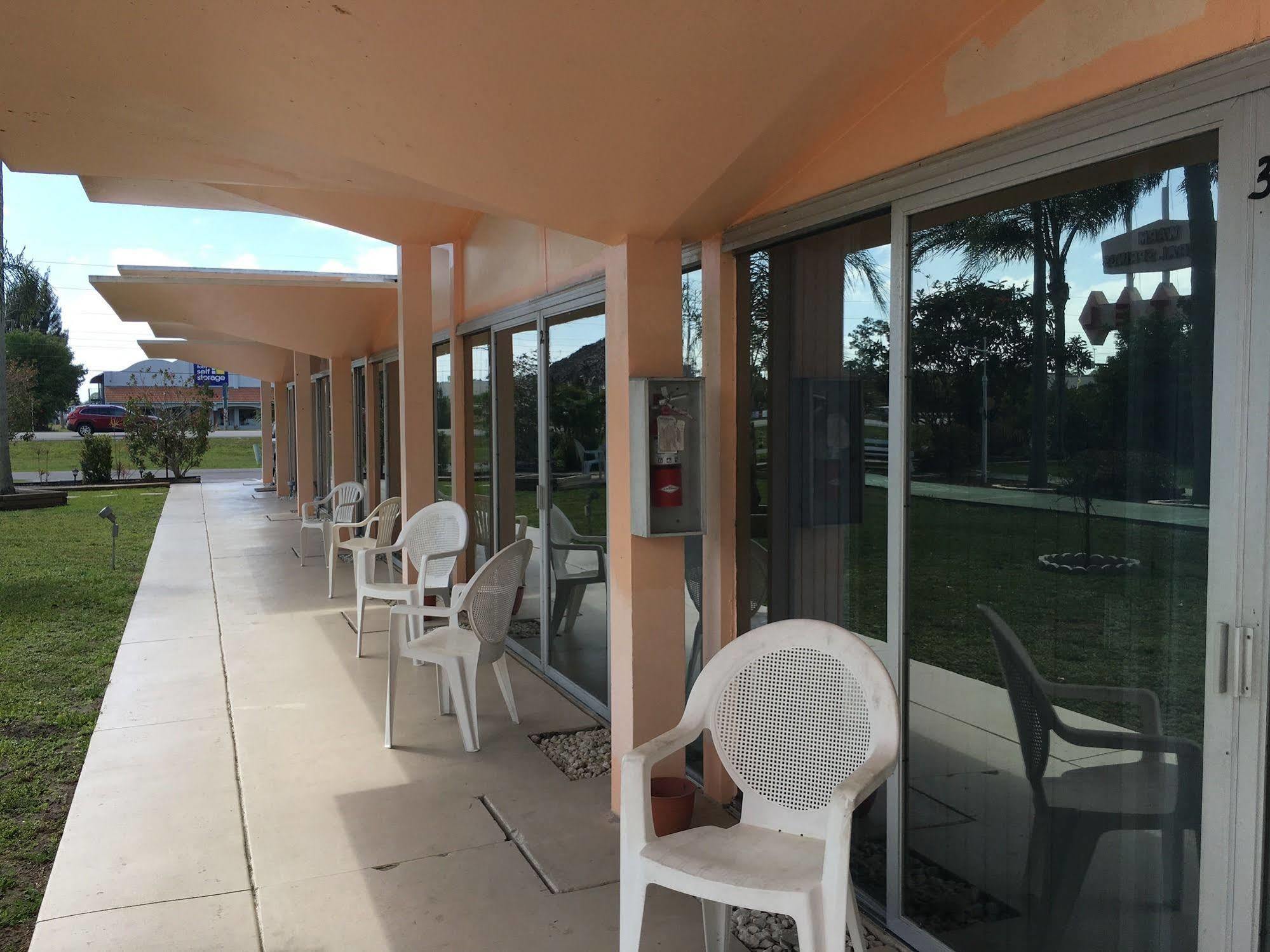 Warm Mineral Springs Motel 노스 포트 외부 사진